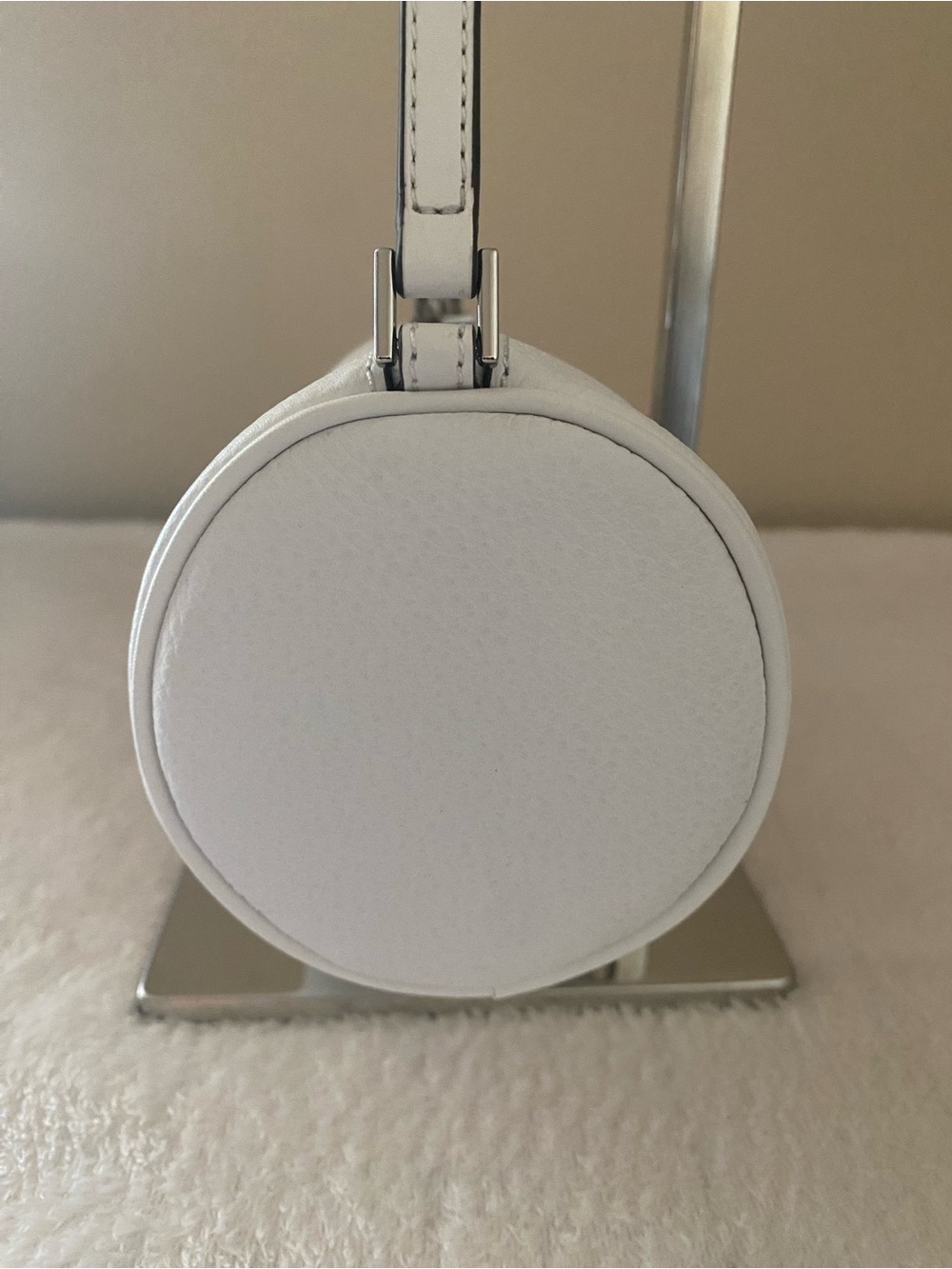 MICHAEL Michael Kors Izzy Small Barrel Bag - Optic White Shoulder Bag - Picture 5 of 13